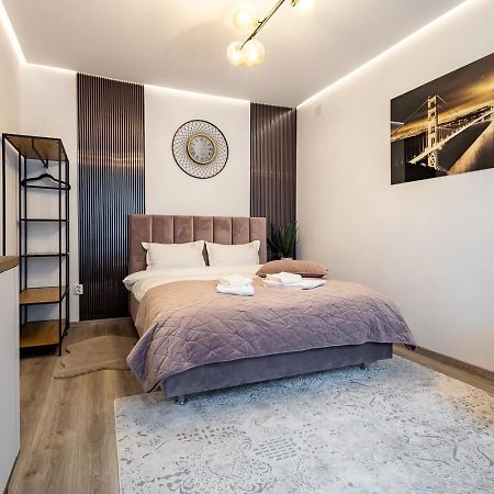 Lola'S Studio Brasov Bagian luar foto