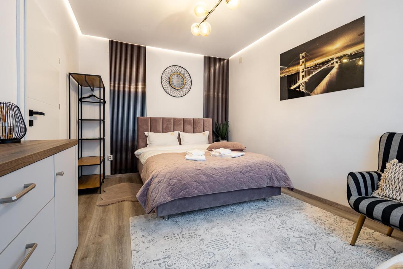 Lola'S Studio Brasov Bagian luar foto
